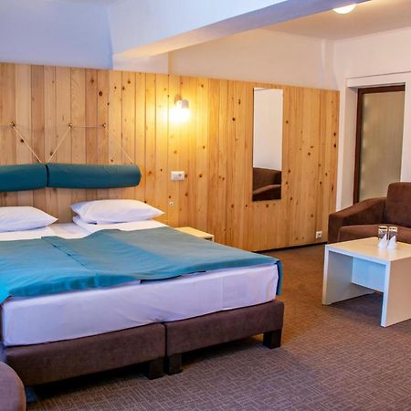 Complex Hotelier Cota O Mie Sinaia Exteriör bild