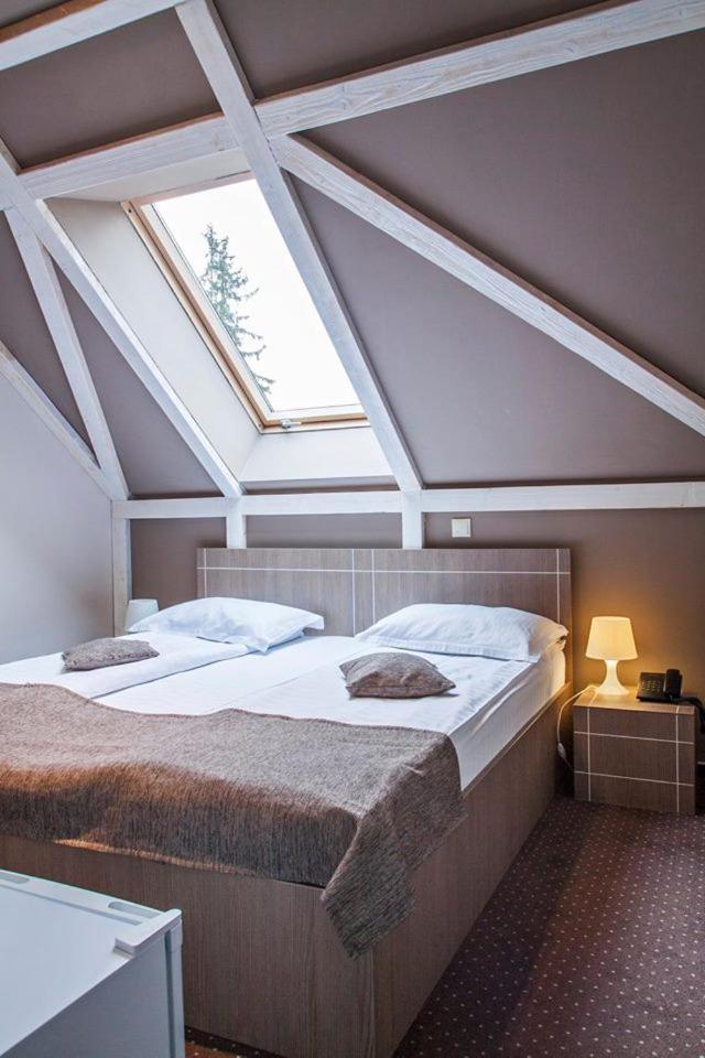 Complex Hotelier Cota O Mie Sinaia Exteriör bild