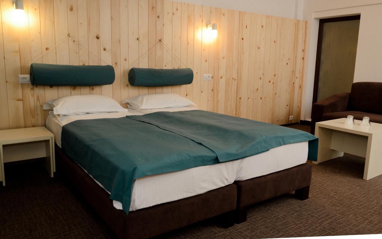 Complex Hotelier Cota O Mie Sinaia Exteriör bild